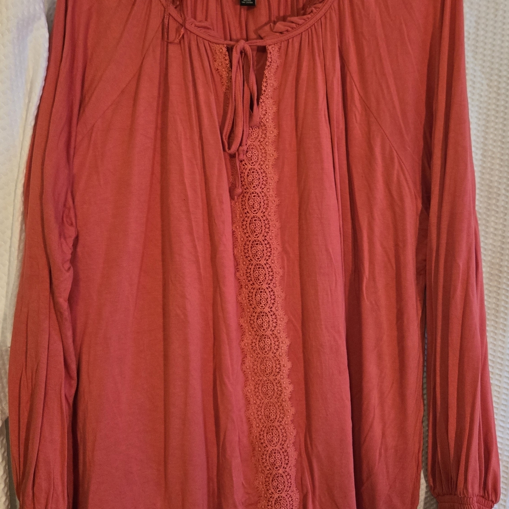Cable & Gauge Coral Lace Accent Blouse